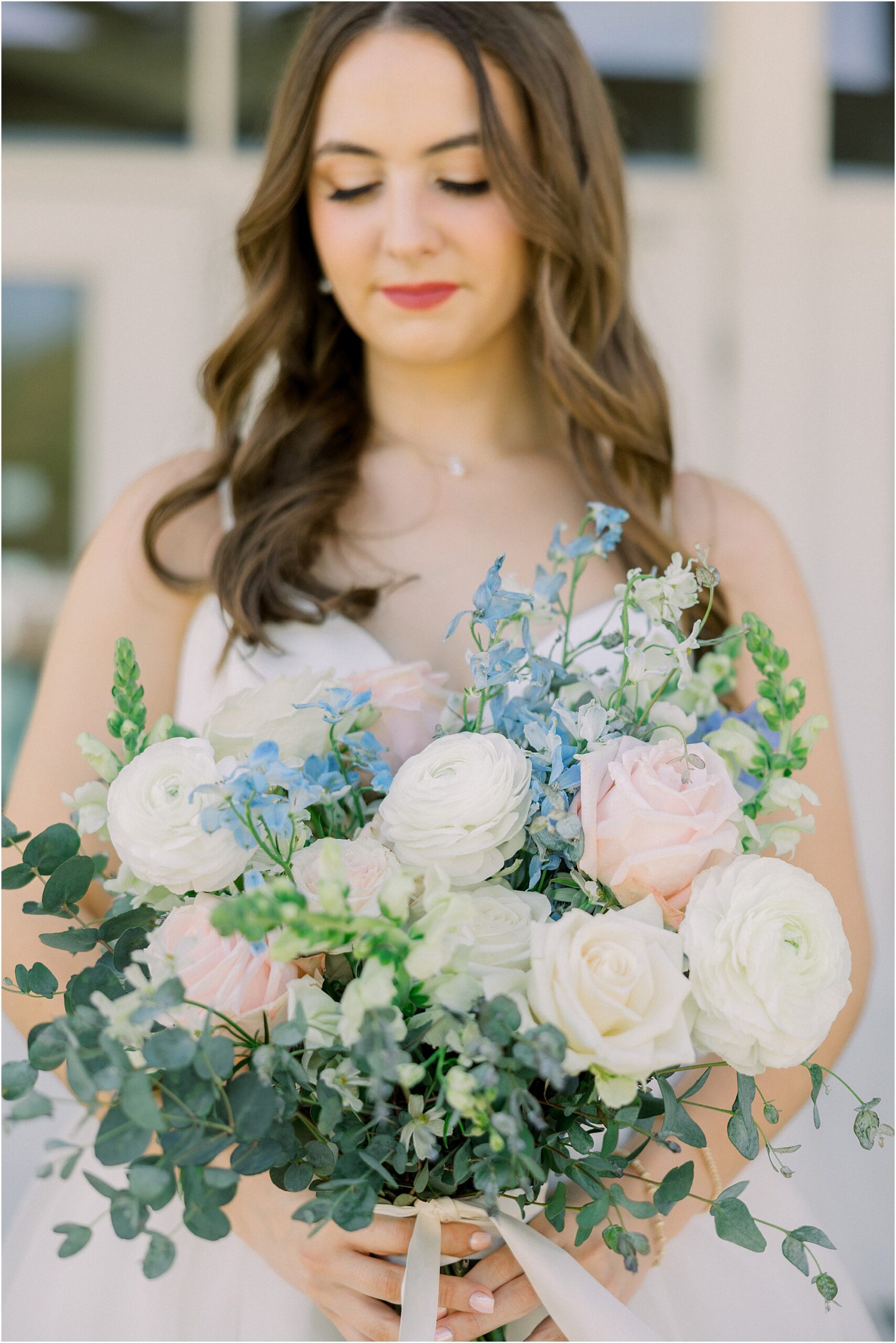 Elegant bridal bouquet florals at Lakeview Hills wedding venue in Oklahoma.