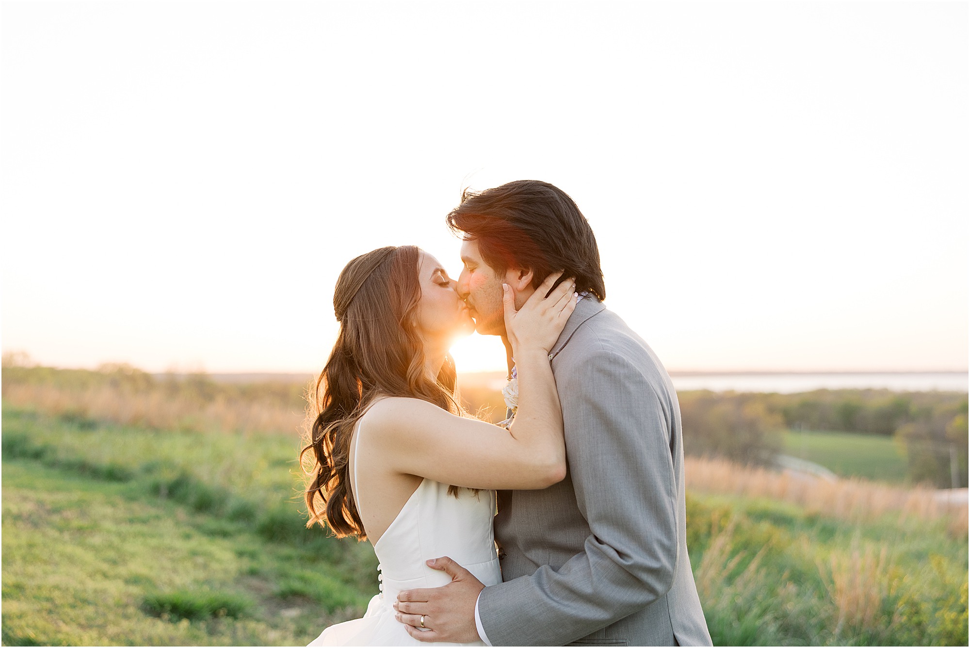 The most glowy Spring sunset at Lakeview Hills wedding venue.
