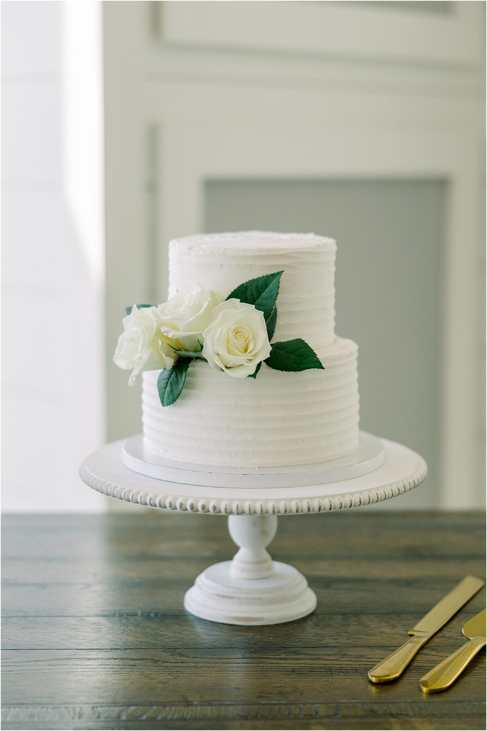 Wedding cake at Lakeview Hills wedding venue.